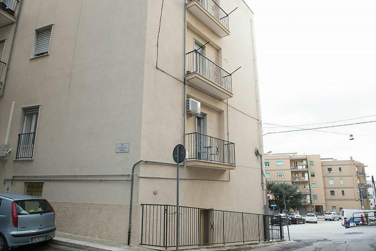 צ'יסטרנינו Dimora Cappuccini Guest House מראה חיצוני תמונה
